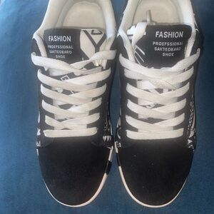 Black and White Skateboard Shoes. NWOT